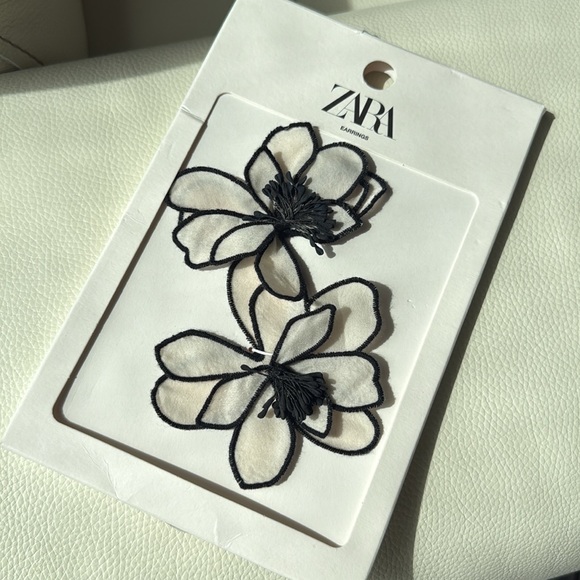 Zara Flower Fabric Earrings‎ And Chocker Necklace Set main image 9
